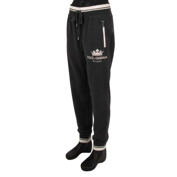 Trainingshose / Jogginghose aus Baumwolle mit DG Krone Logo Print, Taschen mit Reißverschluss und elastischer Taille in Dunkel Grau von DOLCE & GABBANA 