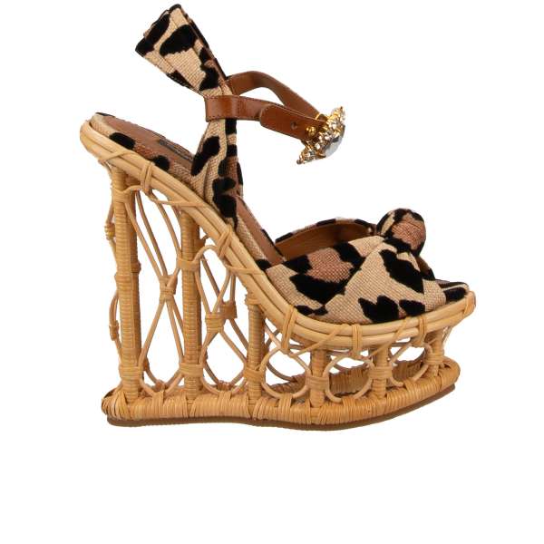 Samt Leopard und Baumwolle gewebte Käfig Stroh Keilabsatz Plateau Sandalen BIANCA mit Kristallen Broschein Beige von DOLCE & GABBANA