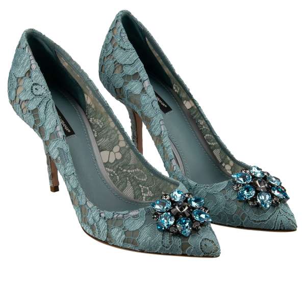 Spitzform Pumps BELLUCCI mit Kristallen Brosche aus Taormina Spitze in Blau von DOLCE & GABBANA