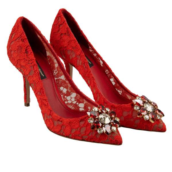 Spitzform Pumps BELLUCCI mit Kristallen Brosche aus Taormina Spitze in Rot von DOLCE & GABBANA