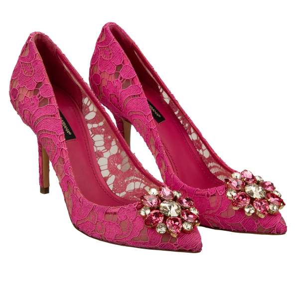 Spitzform Pumps BELLUCCI mit Kristallen Brosche aus Taormina Spitze in Pink von DOLCE & GABBANA